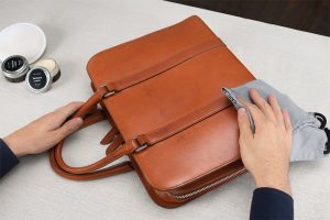Túi Da Bị Mốc Phải Làm Sao